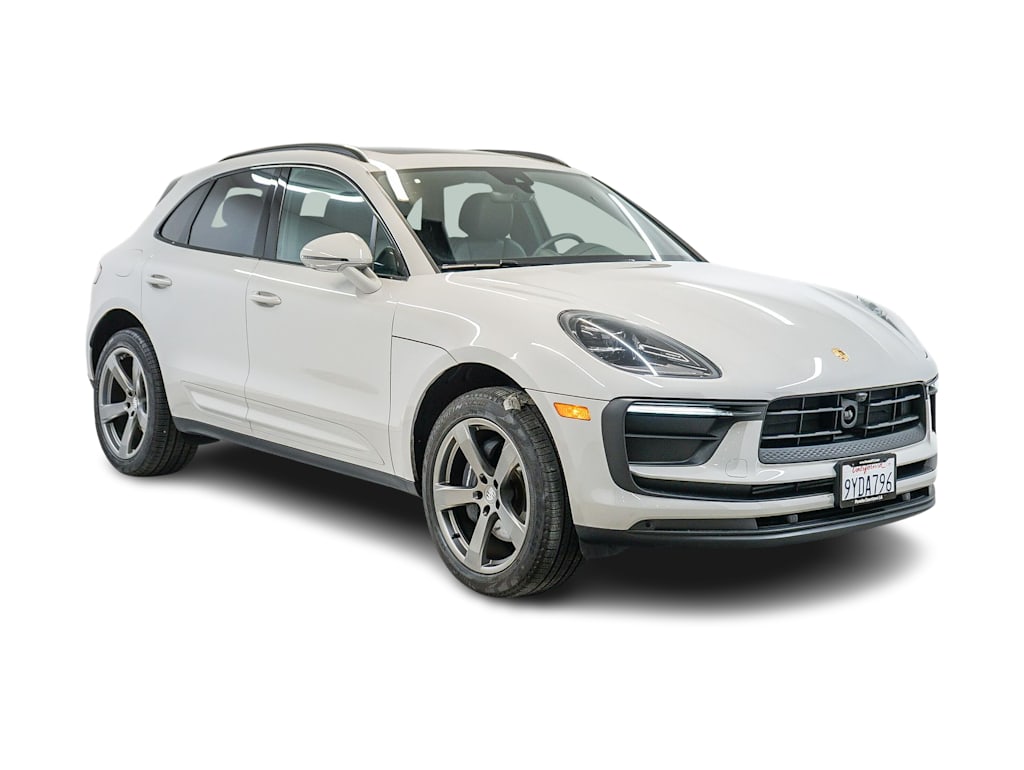 Thumbnail: 2026 Porsche Macan - 19