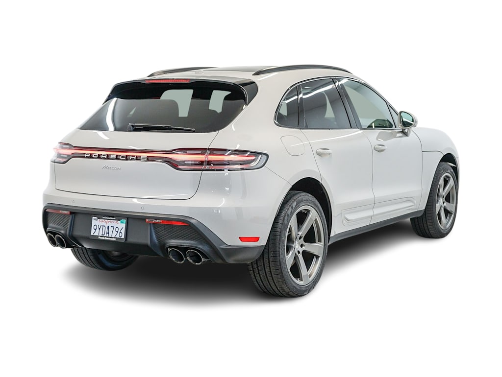 Thumbnail: 2026 Porsche Macan - 21