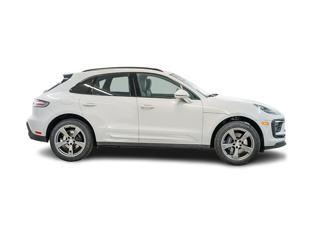 Thumbnail: 2026 Porsche Macan - 20