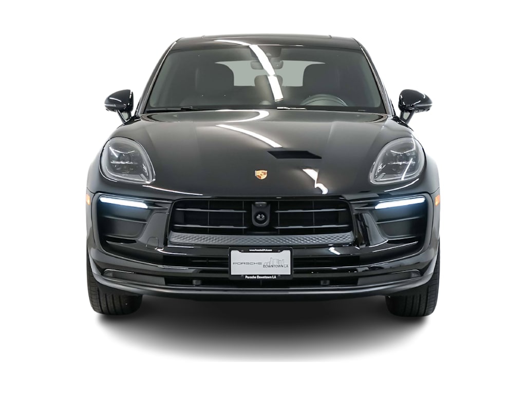 Thumbnail: 2026 Porsche Macan - 5