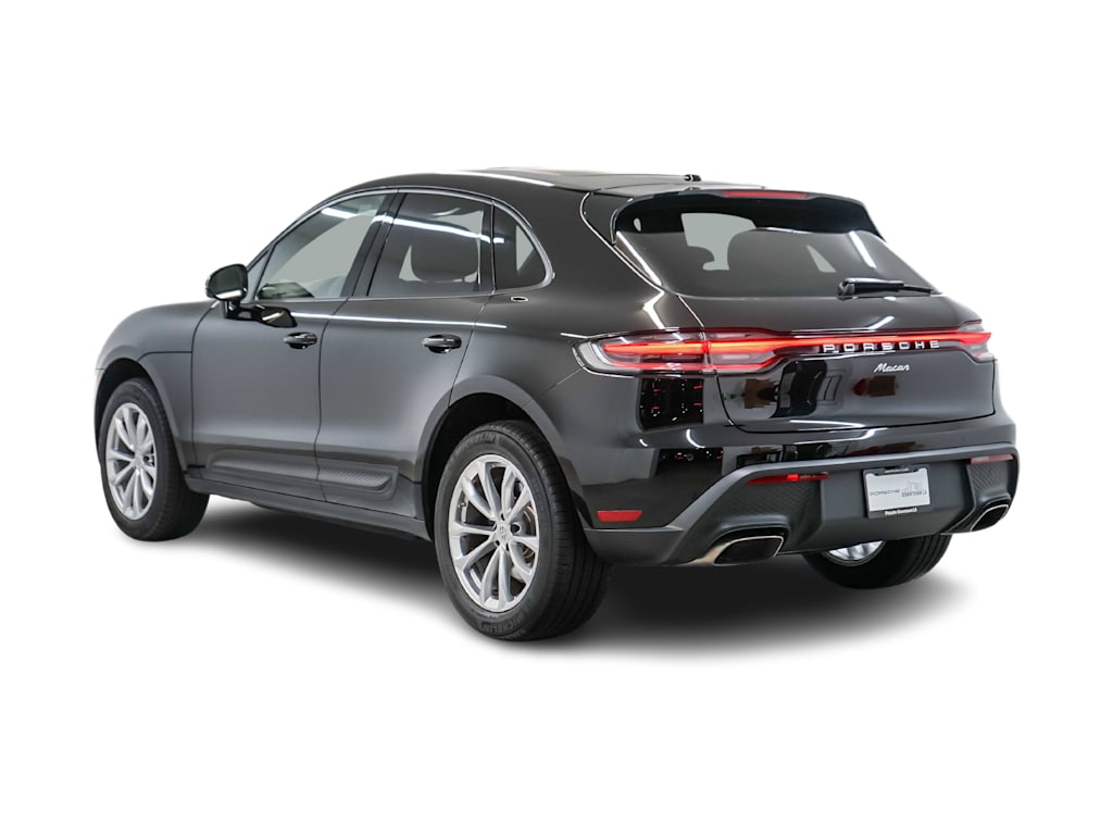 Thumbnail: 2026 Porsche Macan - 4