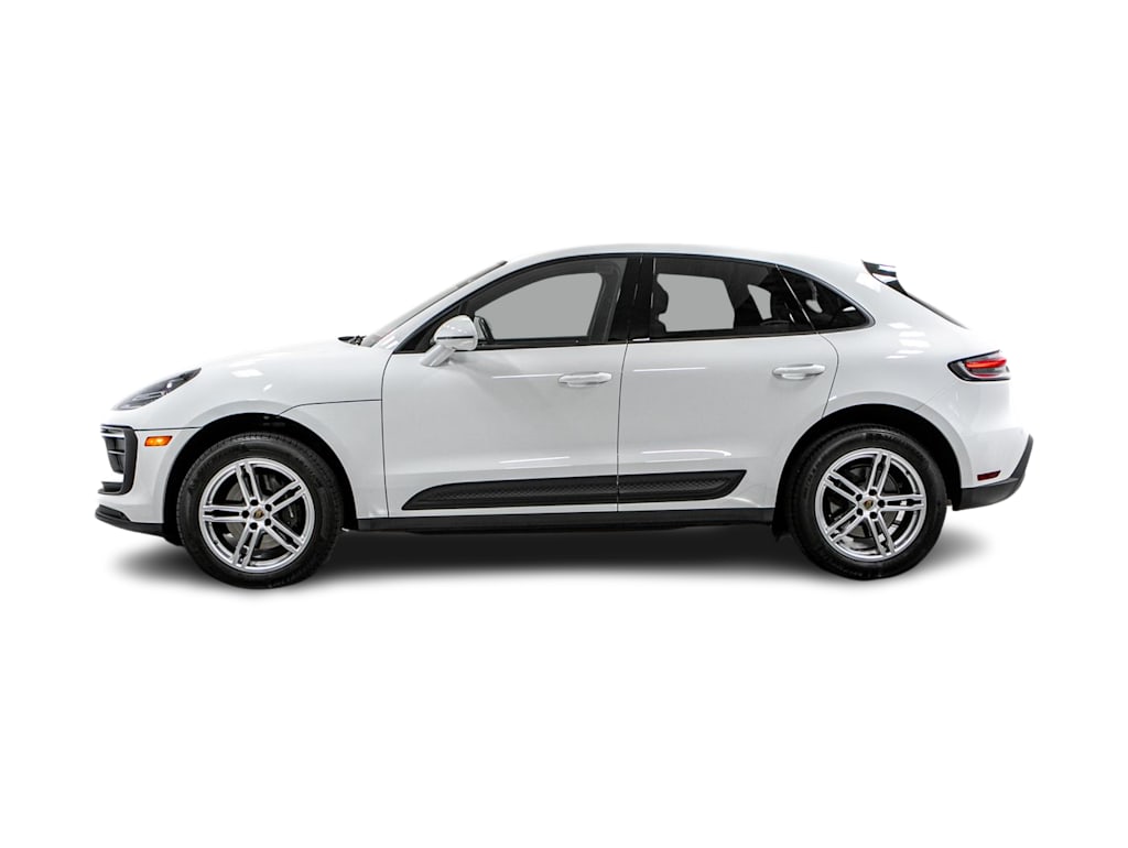 Thumbnail: 2024 Porsche Macan - 3