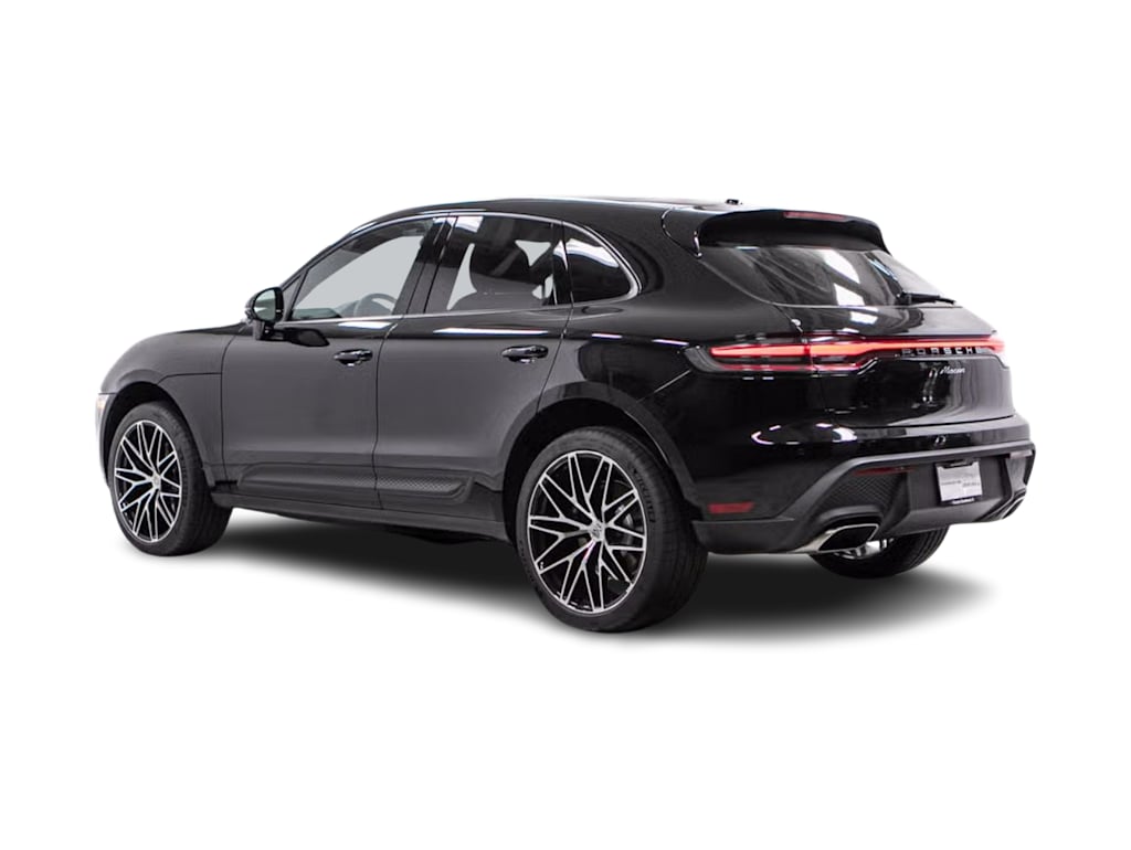 Thumbnail: 2026 Porsche Macan - 4