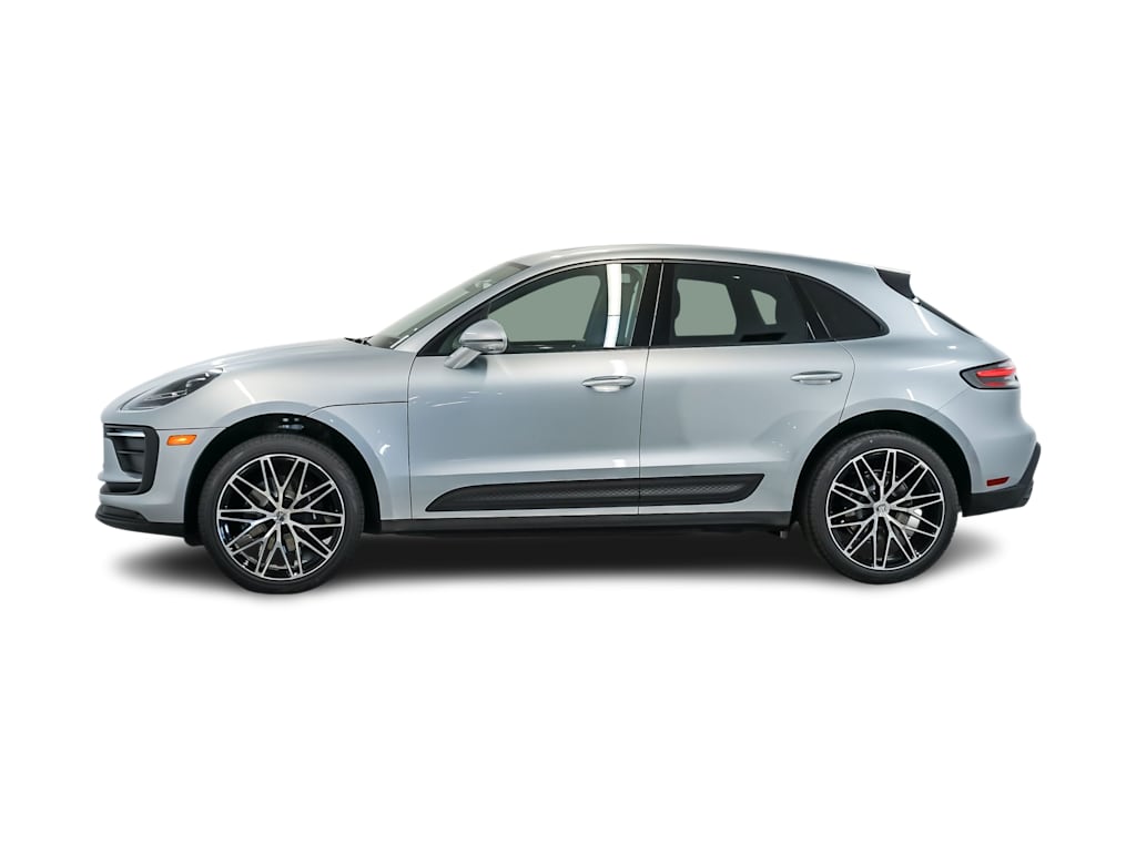 Thumbnail: 2026 Porsche Macan - 3