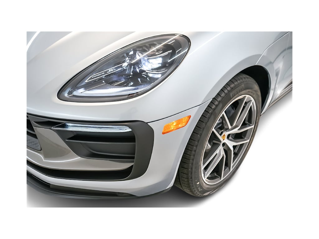 Thumbnail: 2026 Porsche Macan - 25