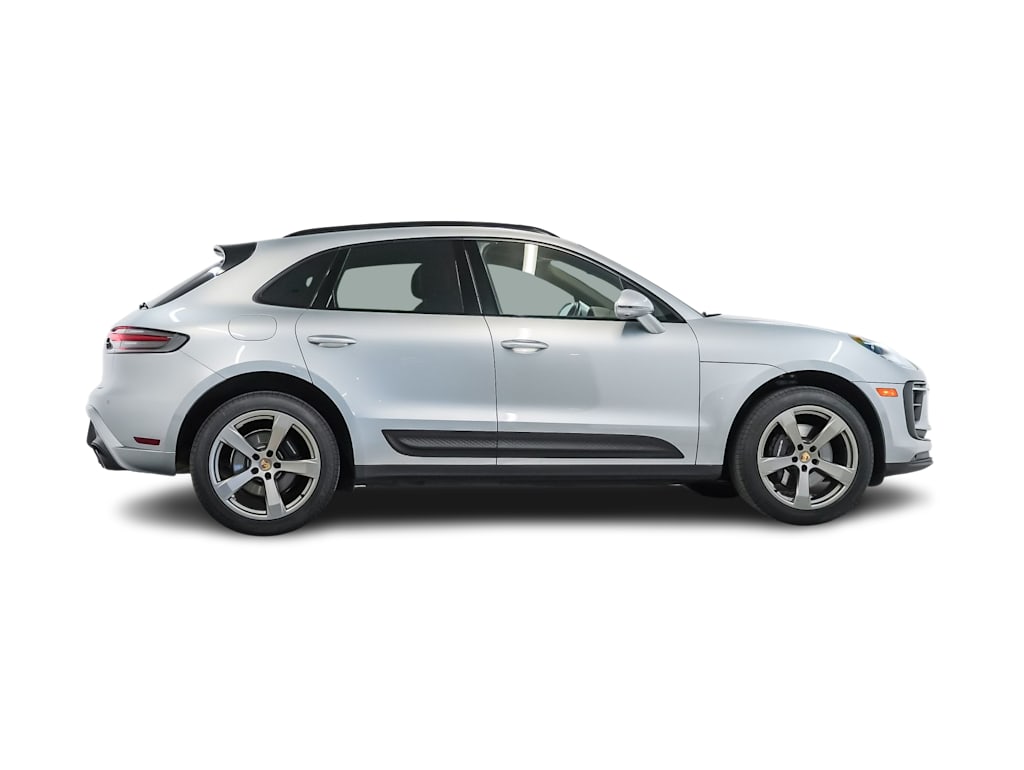 Thumbnail: 2023 Porsche Macan - 20