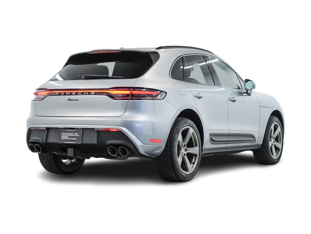 Thumbnail: 2023 Porsche Macan - 21