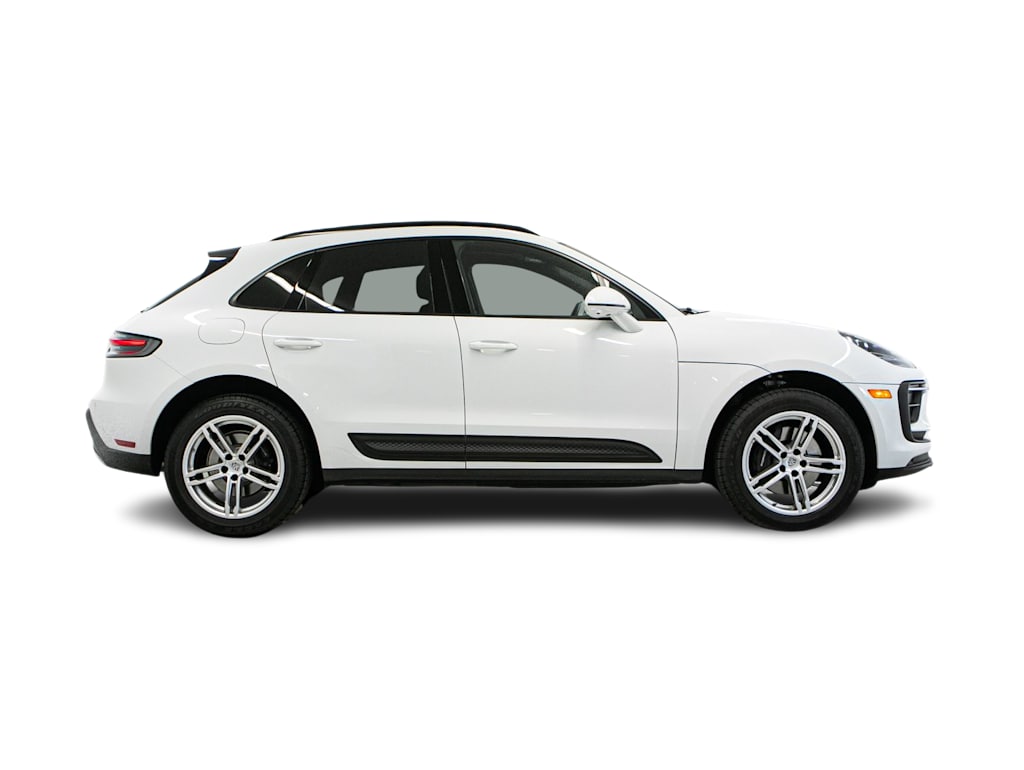 Thumbnail: 2025 Porsche Macan - 16