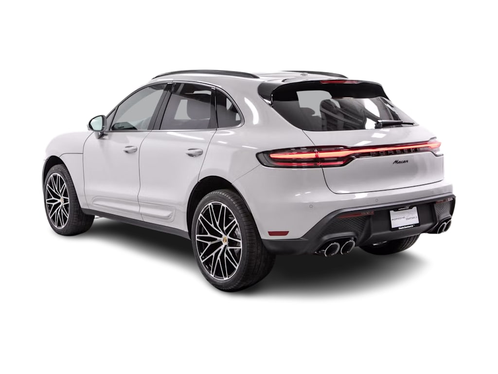Thumbnail: 2026 Porsche Macan - 4