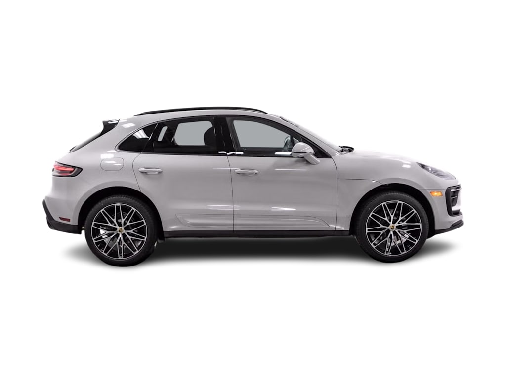 Thumbnail: 2026 Porsche Macan - 15