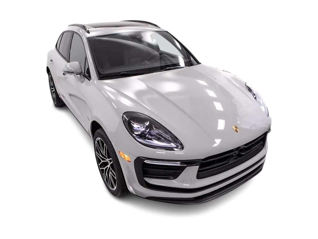 Thumbnail: 2026 Porsche Macan - 25