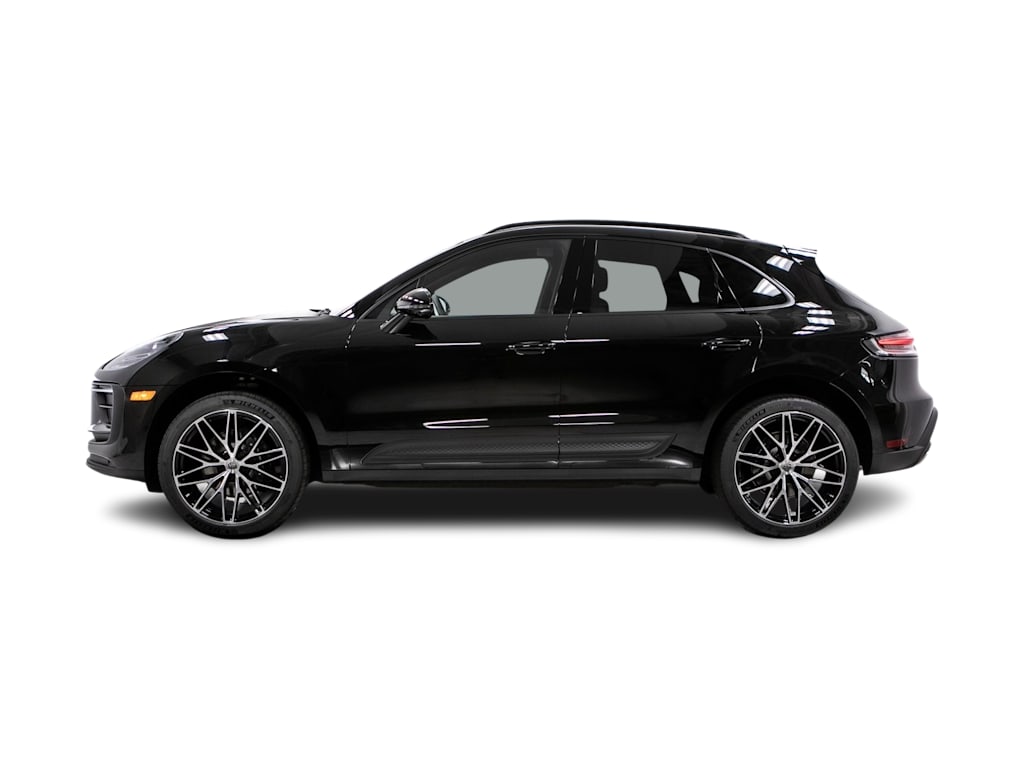 Thumbnail: 2026 Porsche Macan - 3