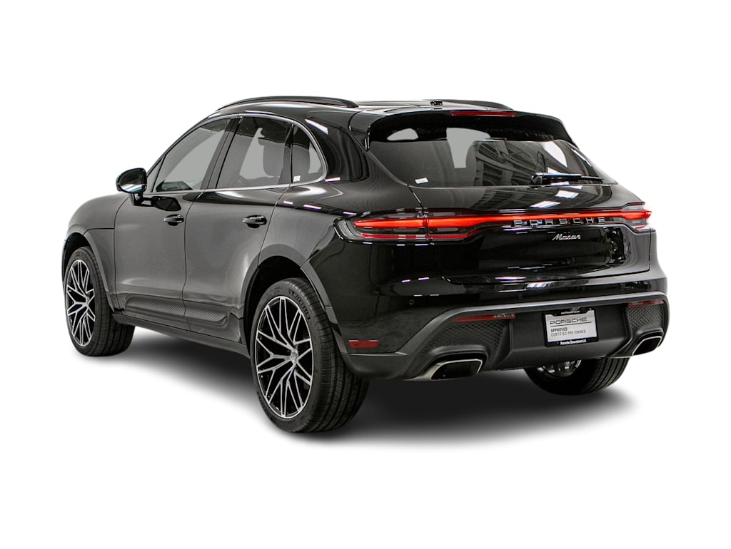 Thumbnail: 2026 Porsche Macan - 3