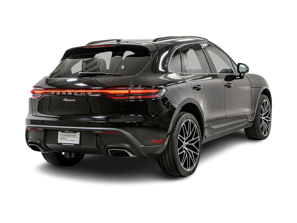 Thumbnail: 2026 Porsche Macan - 17