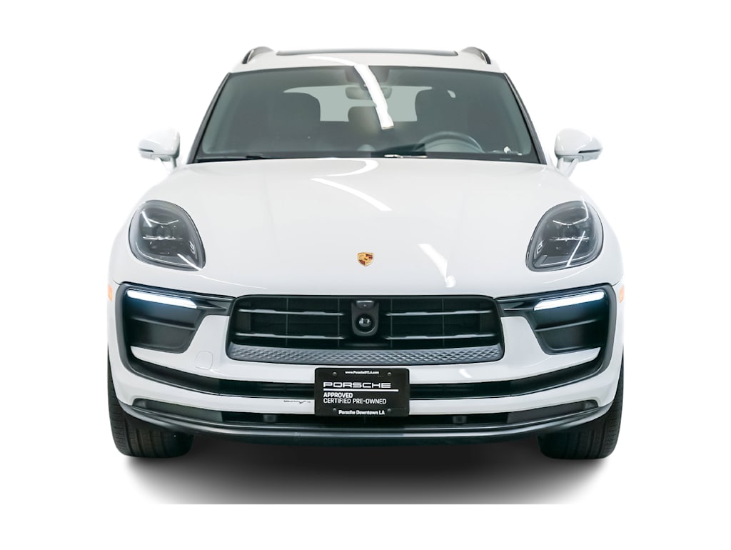 Thumbnail: 2026 Porsche Macan - 6