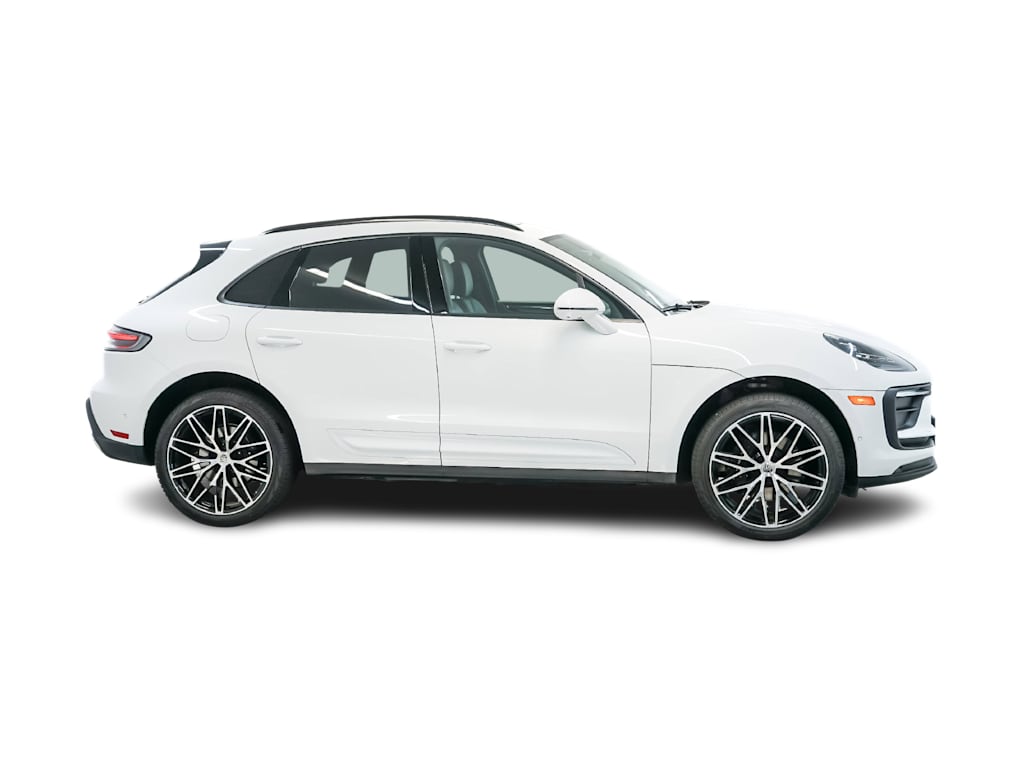 Thumbnail: 2026 Porsche Macan - 21
