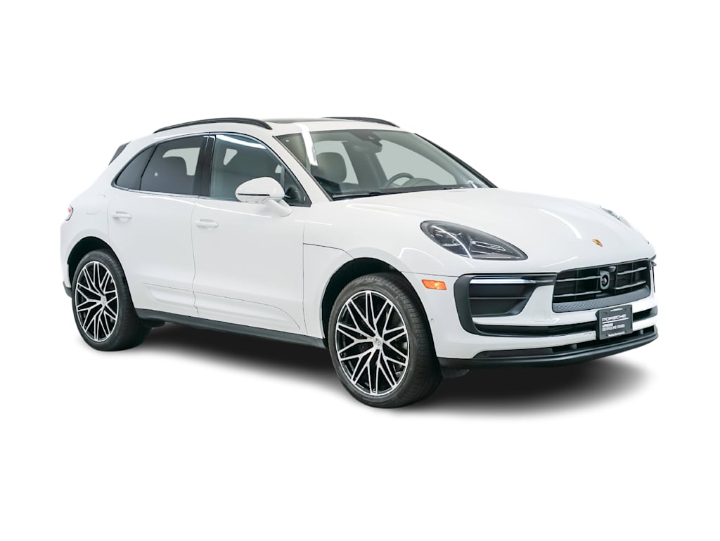 Thumbnail: 2026 Porsche Macan - 20