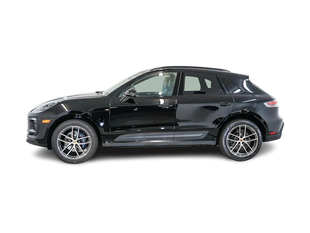 Thumbnail: 2026 Porsche Macan - 3
