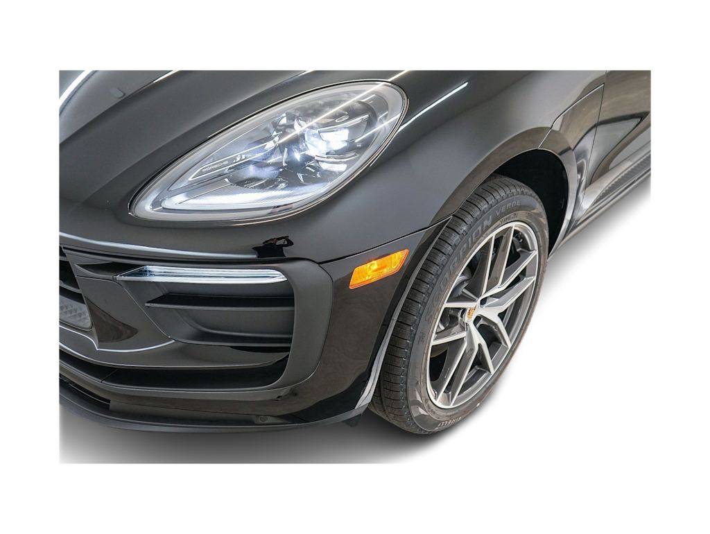 Thumbnail: 2026 Porsche Macan - 27
