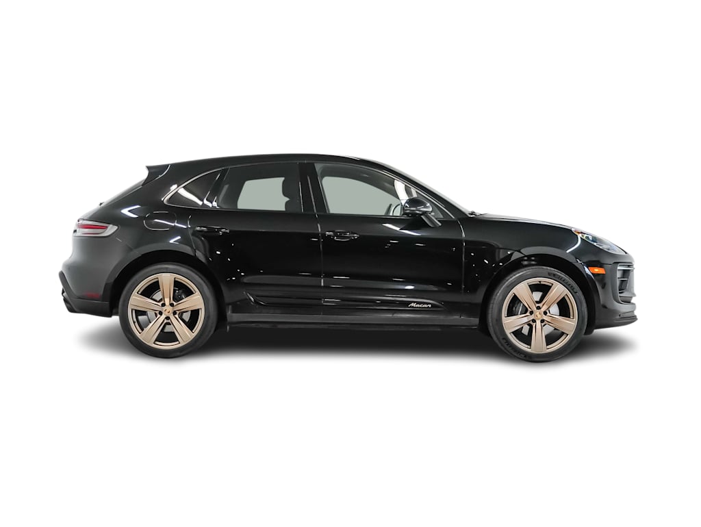 Thumbnail: 2023 Porsche Macan - 17