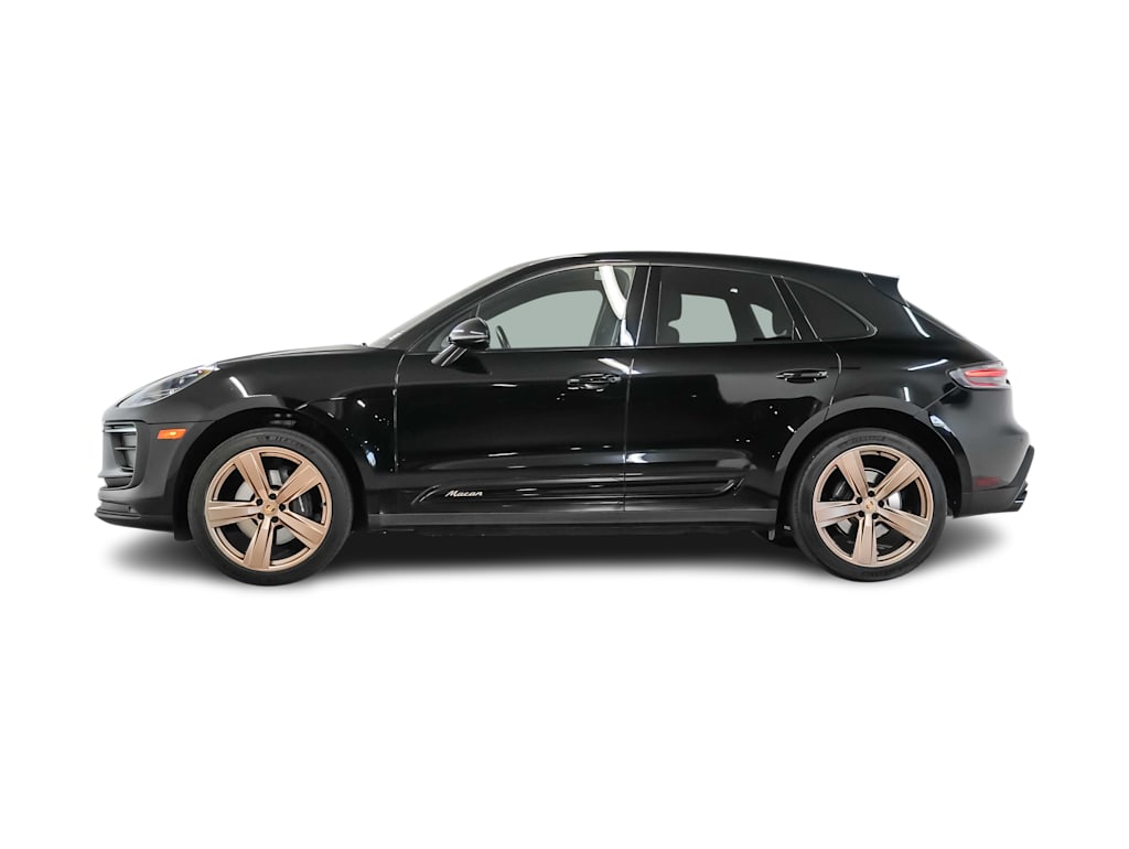 Thumbnail: 2023 Porsche Macan - 3