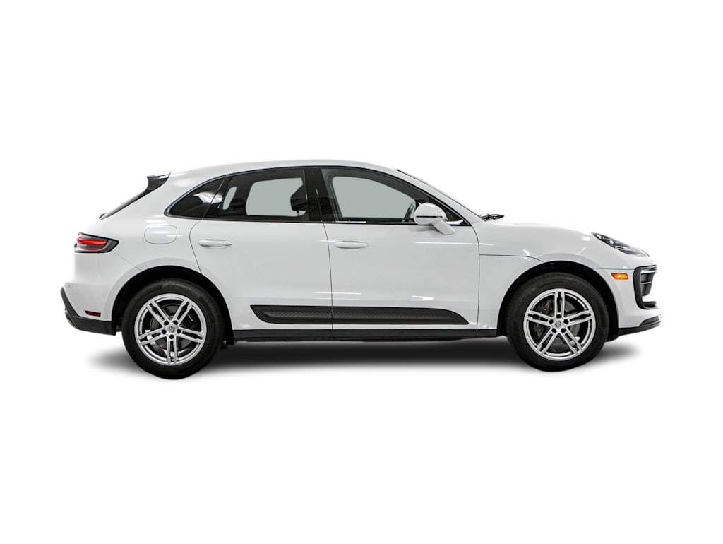 Thumbnail: 2023 Porsche Macan - 17