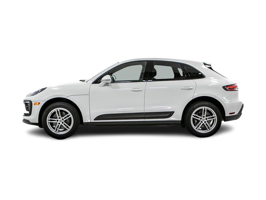 Thumbnail: 2023 Porsche Macan - 3