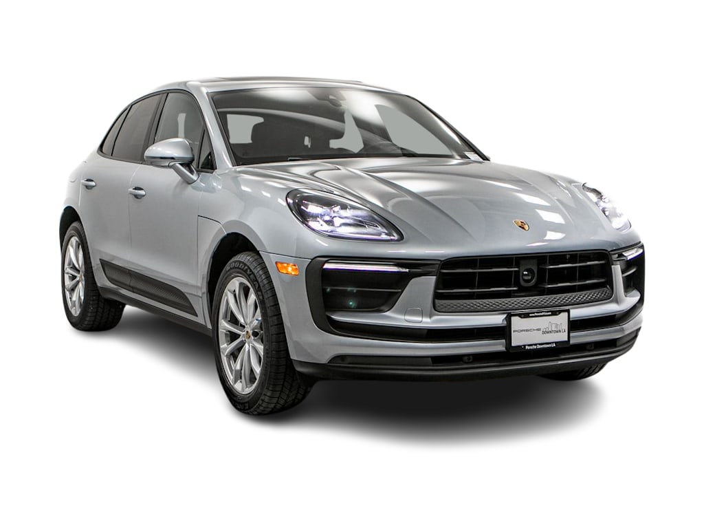 Thumbnail: 2024 Porsche Macan - 18
