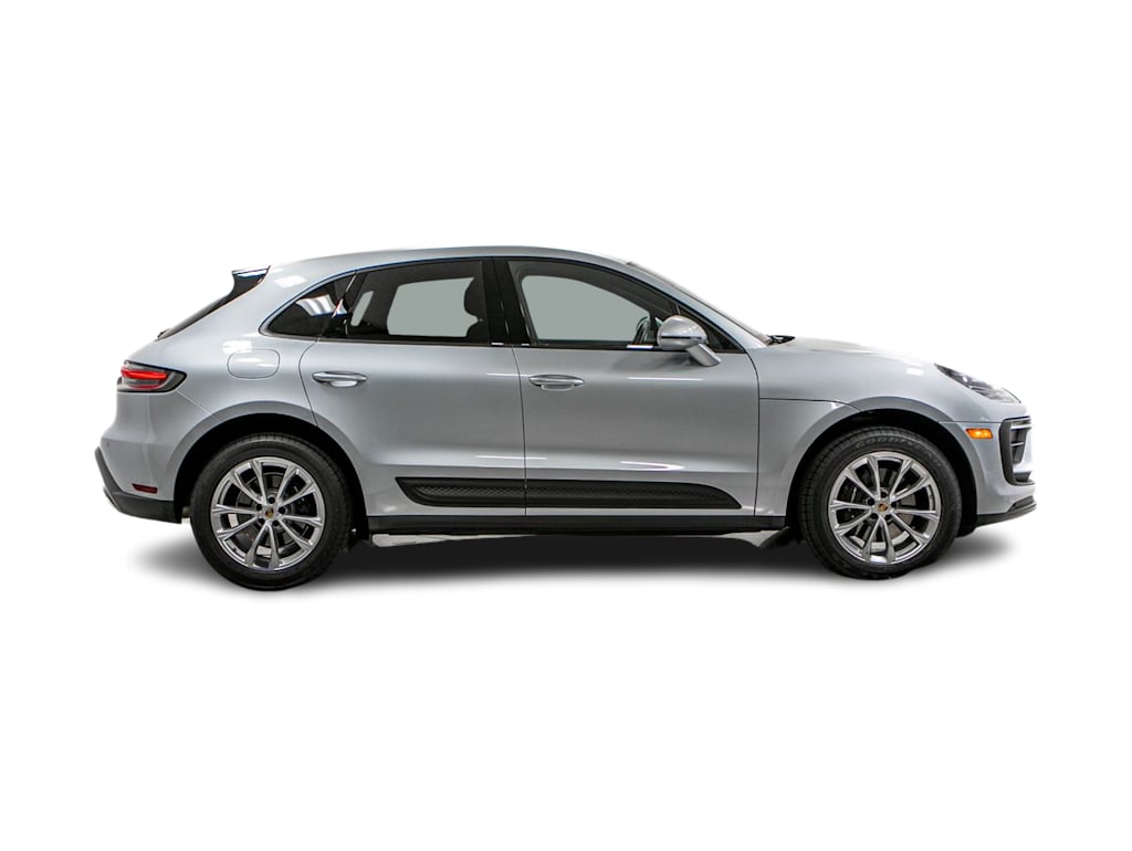 Thumbnail: 2024 Porsche Macan - 17