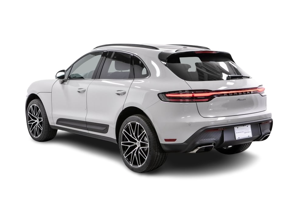 Thumbnail: 2026 Porsche Macan - 4