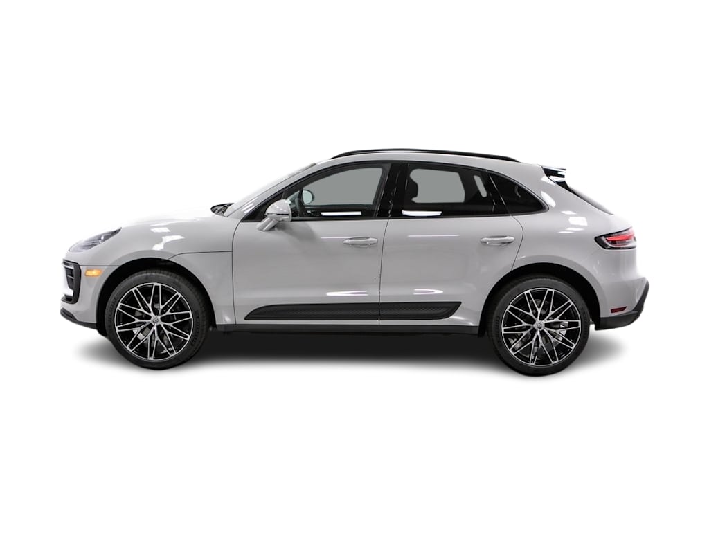 Thumbnail: 2026 Porsche Macan - 3