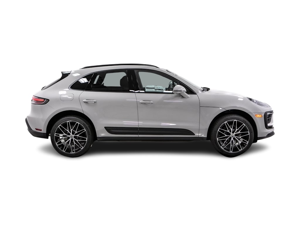 Thumbnail: 2026 Porsche Macan - 15