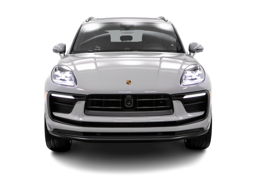 Thumbnail: 2026 Porsche Macan - 17