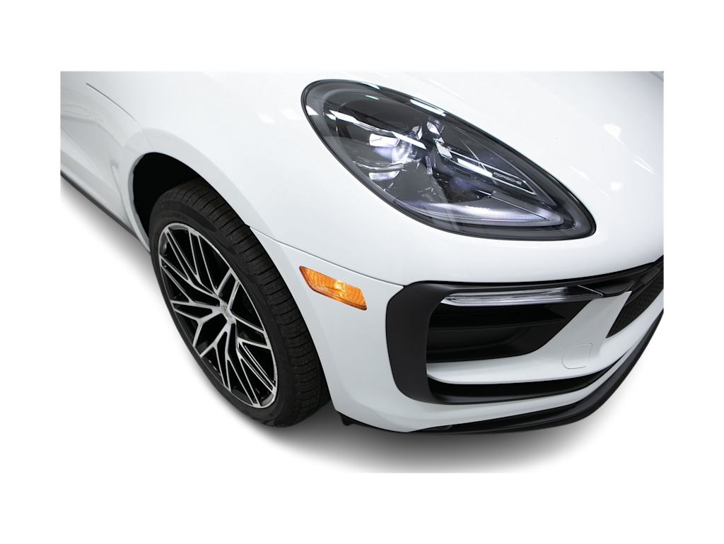 Thumbnail: 2026 Porsche Macan - 4