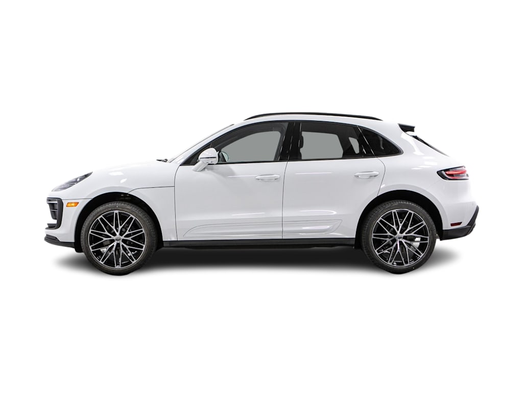 Thumbnail: 2026 Porsche Macan - 3