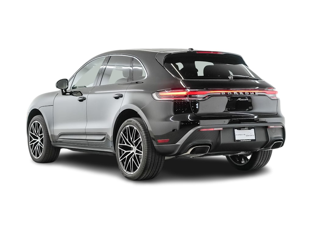 Thumbnail: 2026 Porsche Macan - 4