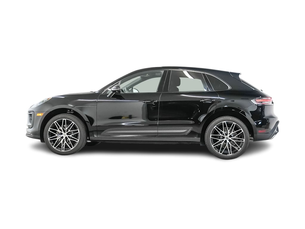 Thumbnail: 2026 Porsche Macan - 3