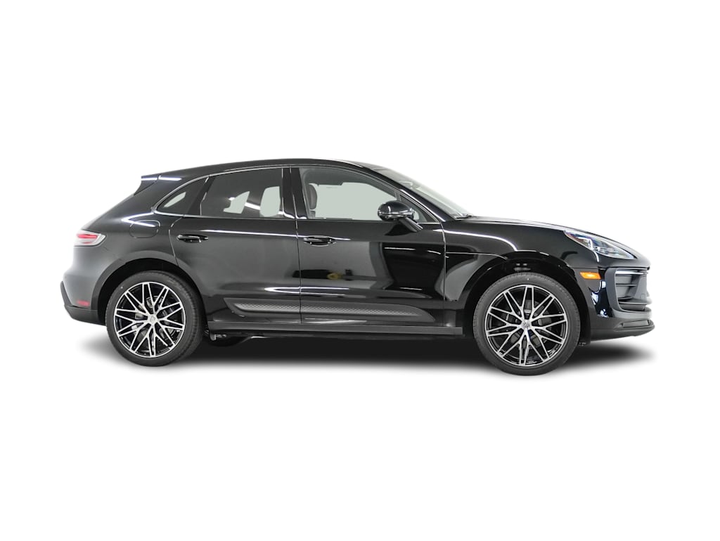 Thumbnail: 2026 Porsche Macan - 20