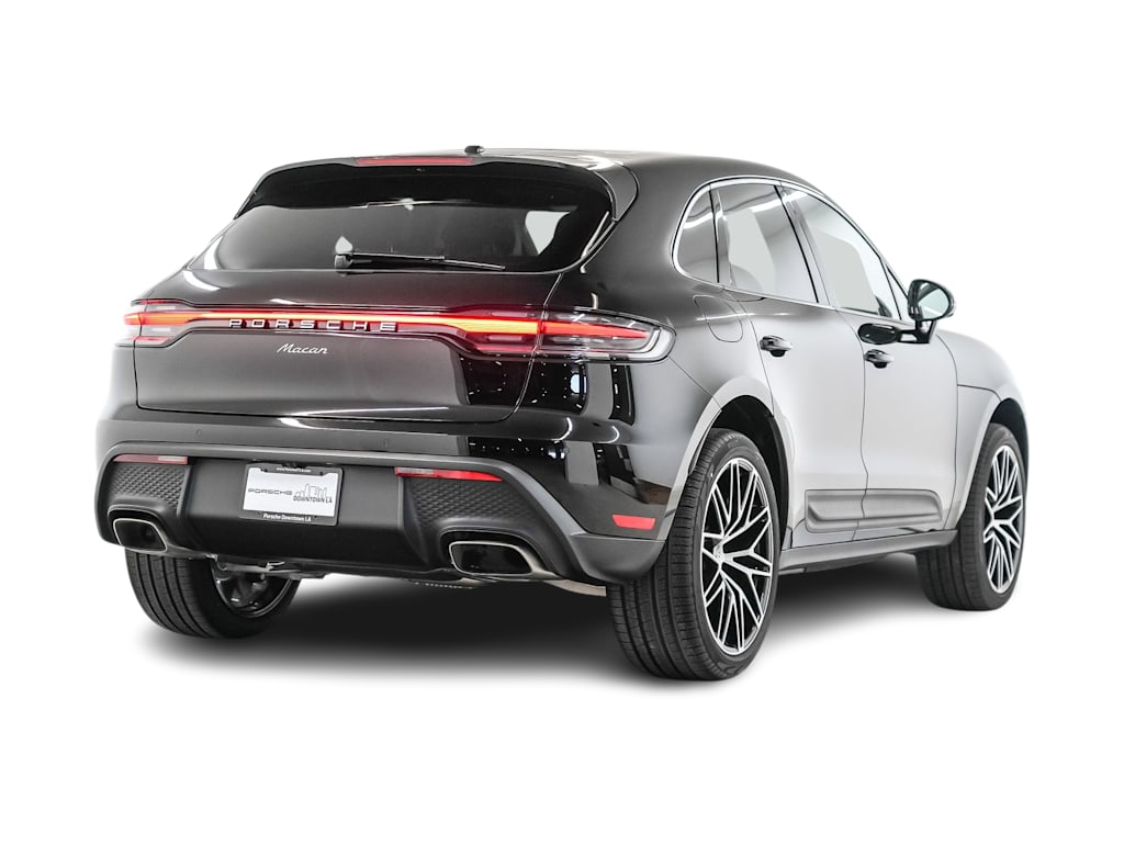 Thumbnail: 2026 Porsche Macan - 21