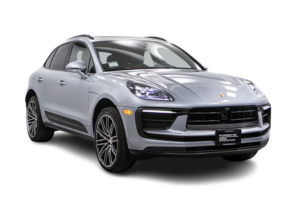Thumbnail: 2026 Porsche Macan - 20