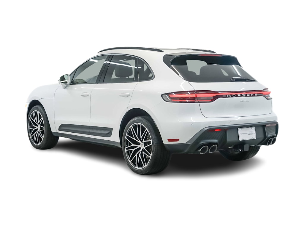 Thumbnail: 2026 Porsche Macan - 4