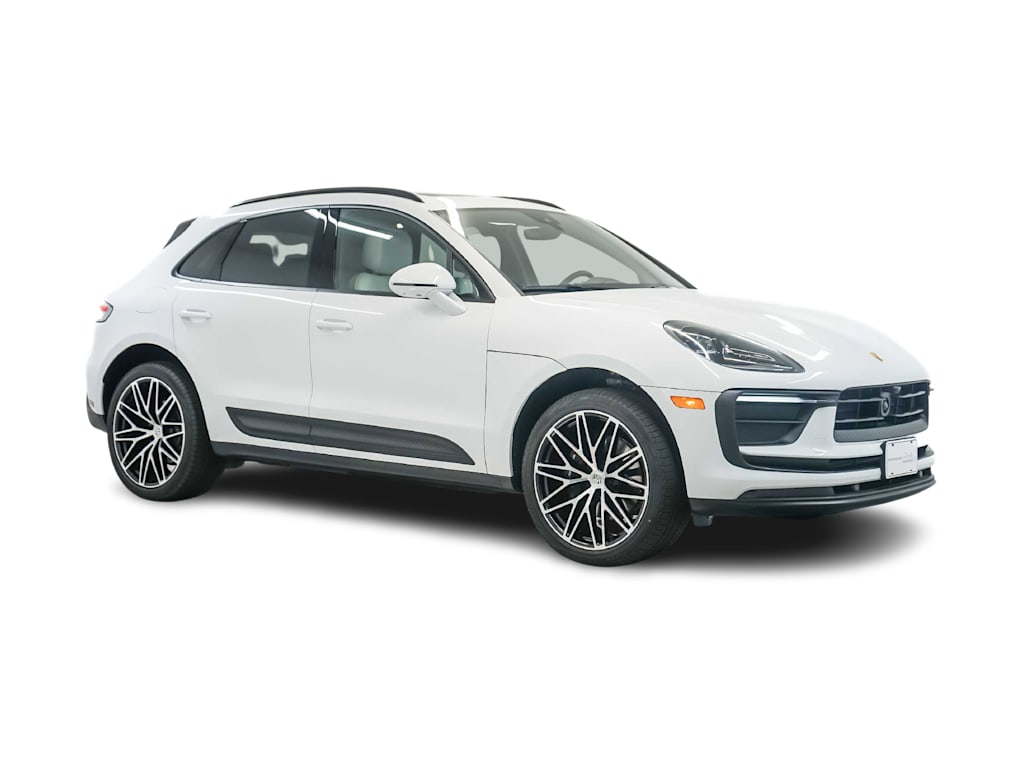 Thumbnail: 2026 Porsche Macan - 20