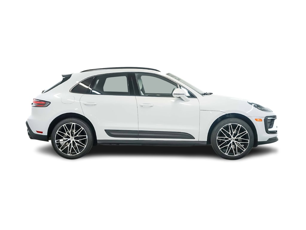 Thumbnail: 2026 Porsche Macan - 21