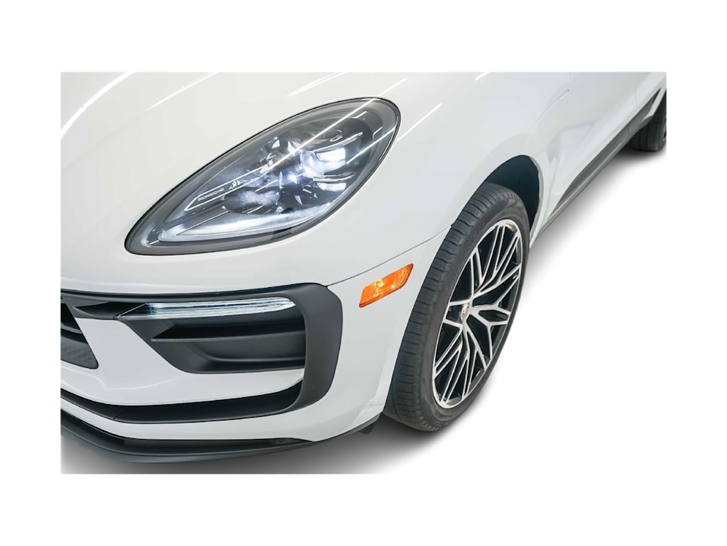 Thumbnail: 2026 Porsche Macan - 26