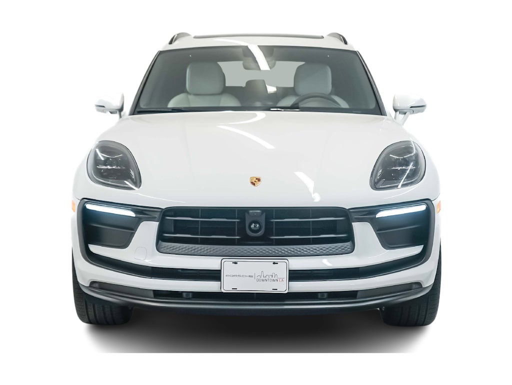 Thumbnail: 2026 Porsche Macan - 6