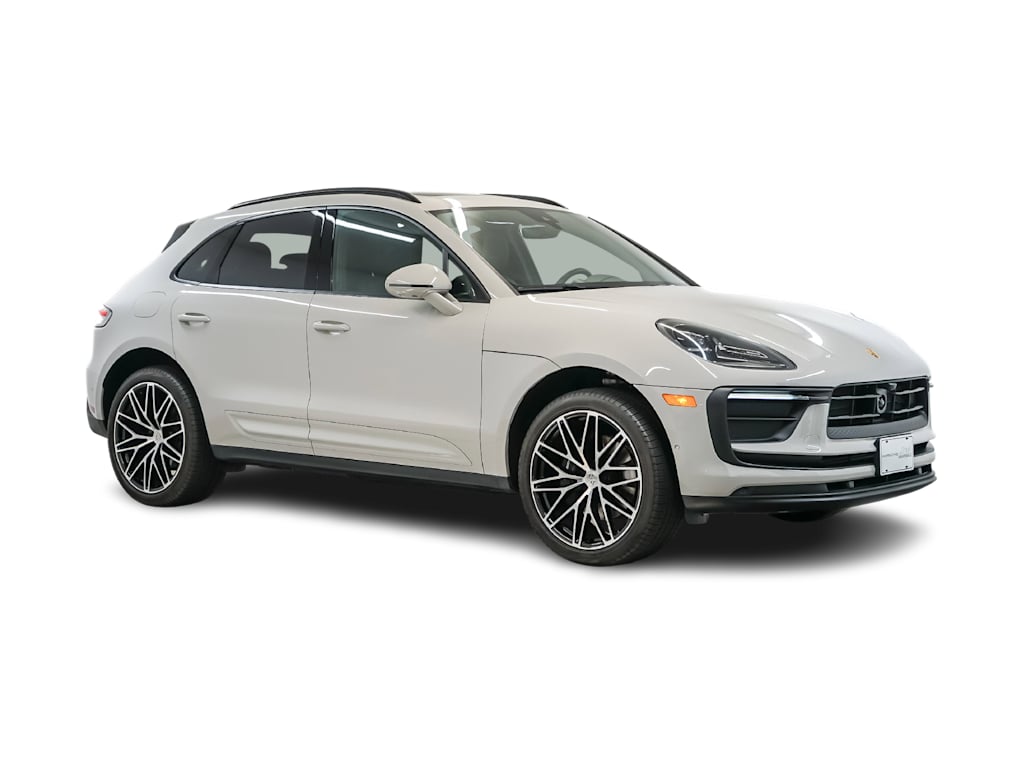 Thumbnail: 2026 Porsche Macan - 20