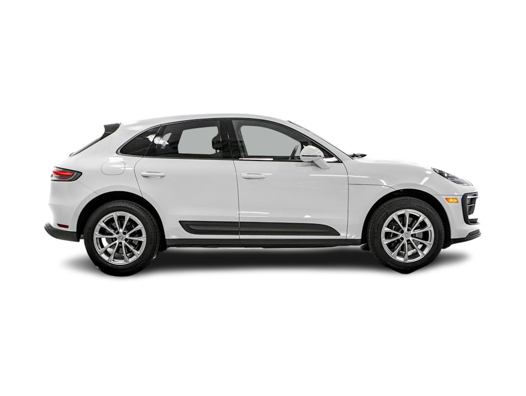 Thumbnail: 2023 Porsche Macan - 15