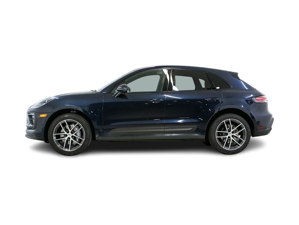 Thumbnail: 2023 Porsche Macan - 3