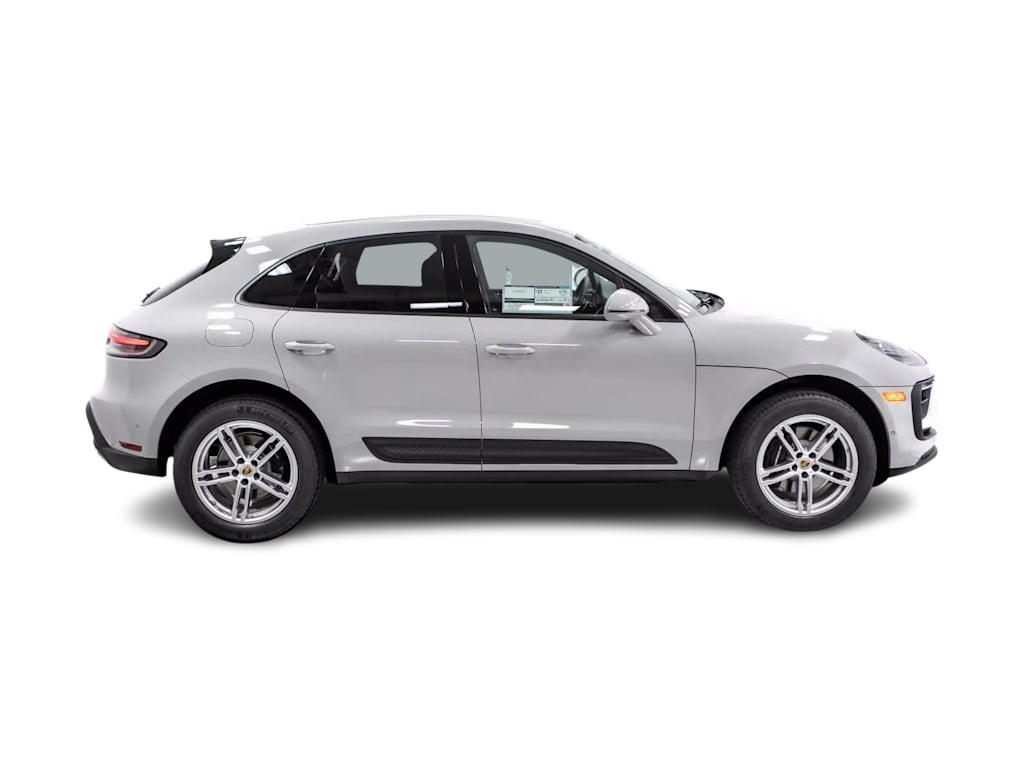 Thumbnail: 2025 Porsche Macan - 17