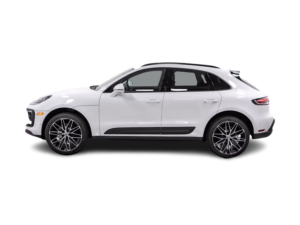 Thumbnail: 2025 Porsche Macan - 3